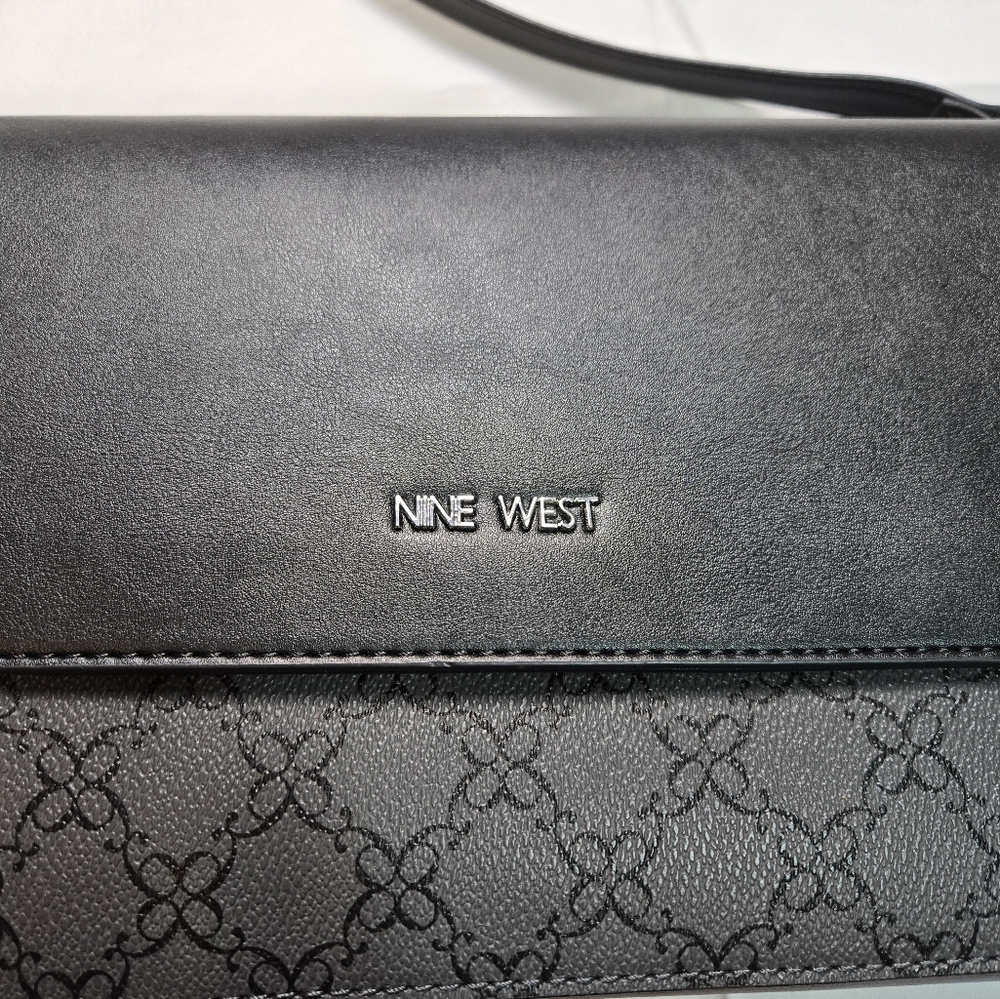 Nine West Black Crossbody Bag with Elegant Design and Adjustable Strap - Picture 7 of 8